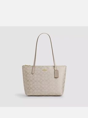Coach Women's Signature Fiona Tote Bag in Light Taupe